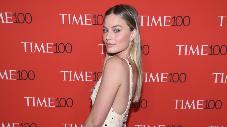 Margot Robbie in a white dress at the 2017 Time 100 Gala
