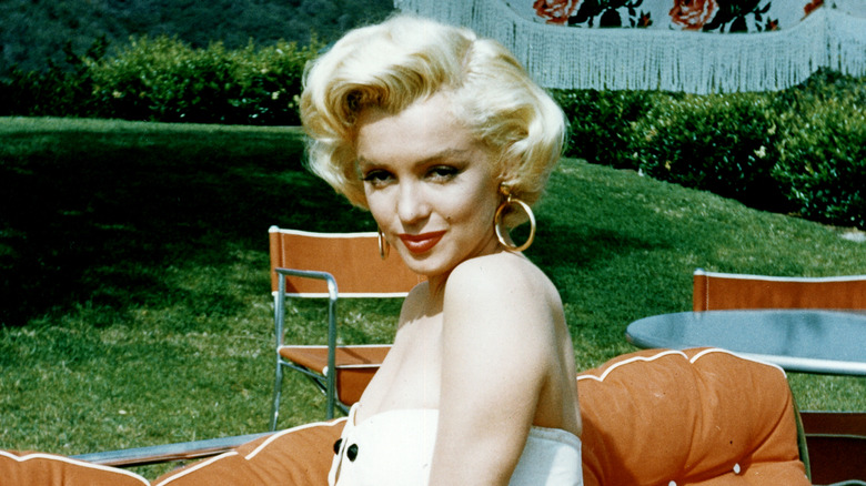Marilyn Monroe posing for cameras in 1953