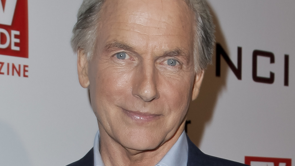 Mark Harmon posing at an event