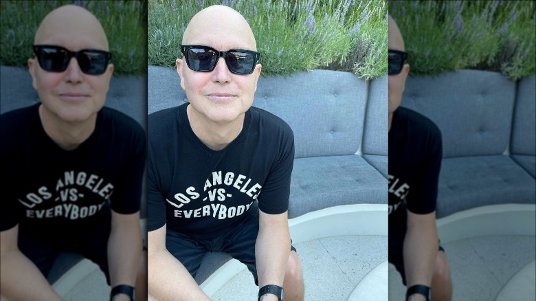 Mark Hoppus performing 