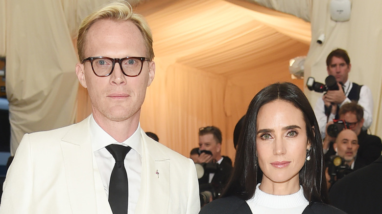 Jennifer Connelly and Paul Bettany posing