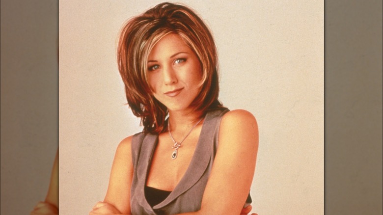 Jennifer Aniston posing for "Friends" press photo