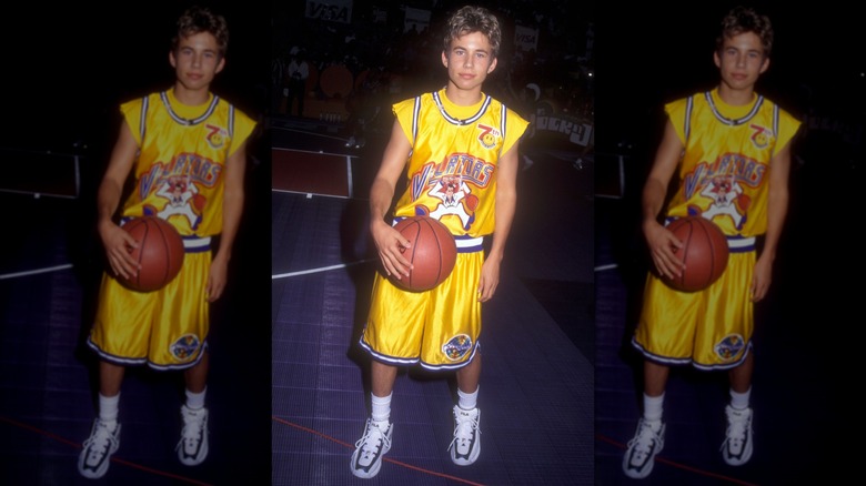 Jonathan Taylor Thomas at a basketball event in the '90s.