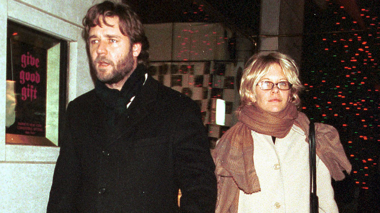 Meg Ryan Russell Crowe walking