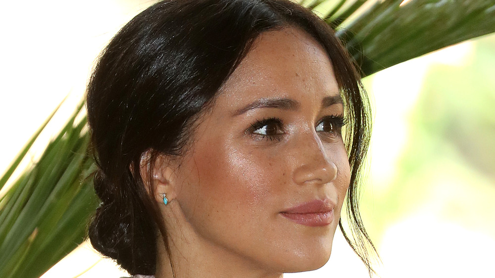 Meghan Markle, posing