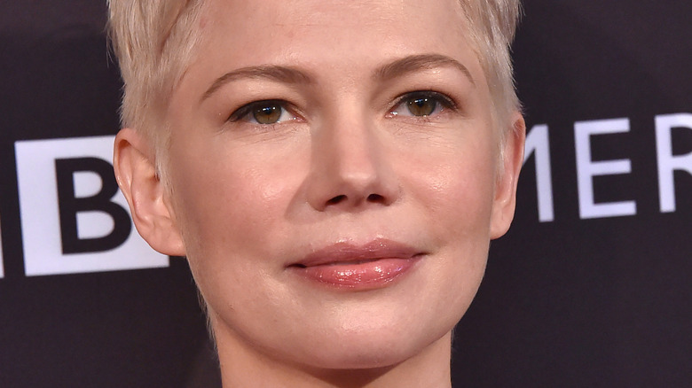 Michelle Williams poses in short blond hair