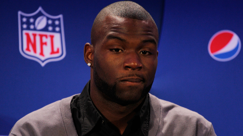 Mike Williams folding his mouth