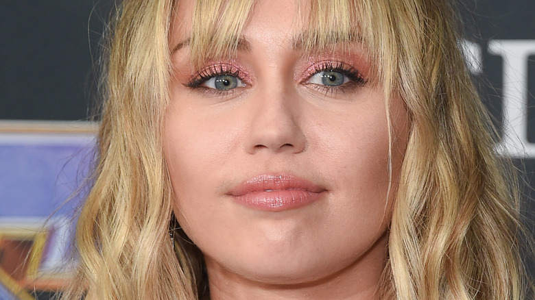 Miley Cyrus sports bangs