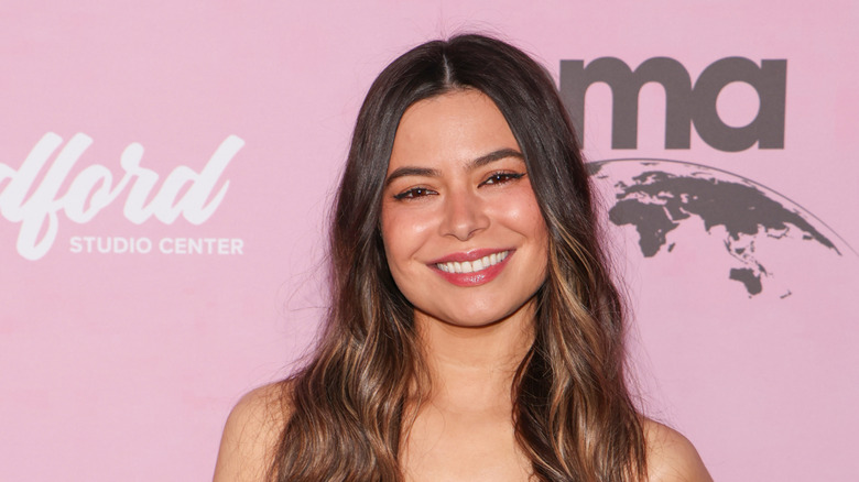 Miranda Cosgrove smiling