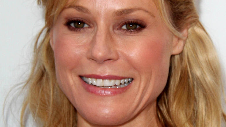 Julie Bowen smiling