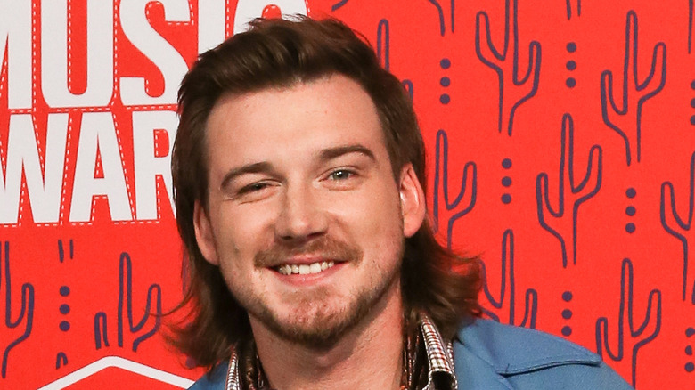 Morgan Wallen posing