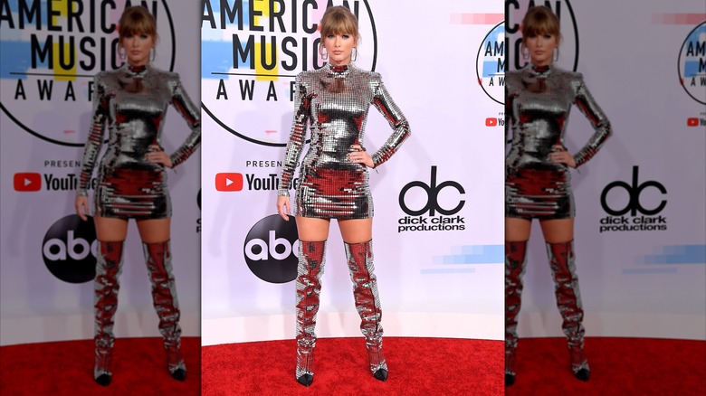 Taylor Swift 2018 American Music Awards silver disco ball dress