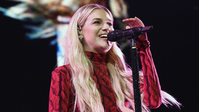 Kelsea Ballerini performs