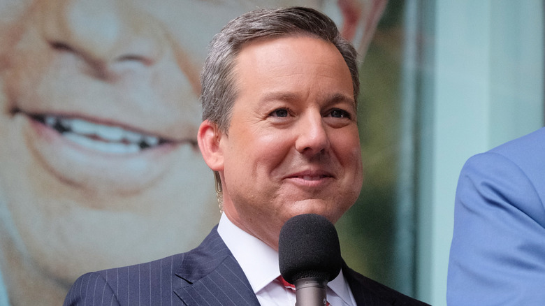 Fox host Ed Henry speaks in 2017