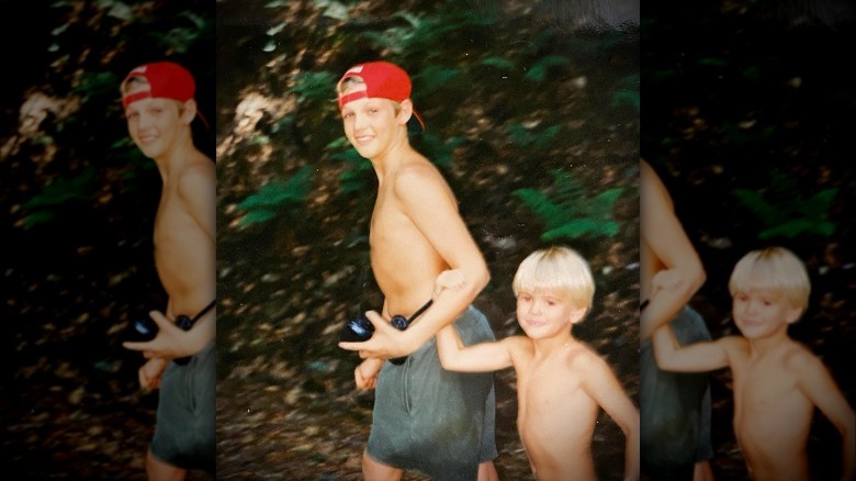 Nick and Aaron Carter as boys