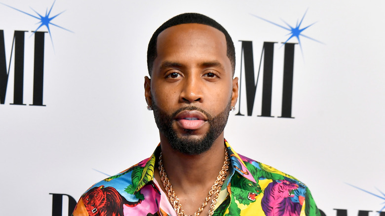 Safaree Samuels posing