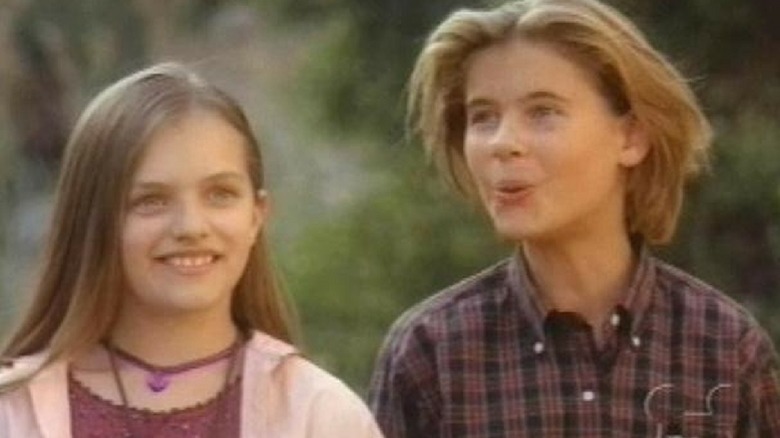 Elisabeth Moss in Escape to Witch Mountain