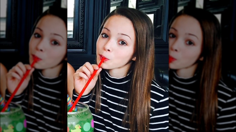 Olivia Dunne with thin eyebrows