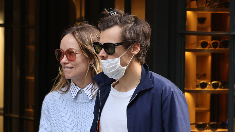 Olivia Wilde and Harry Styles walk together
