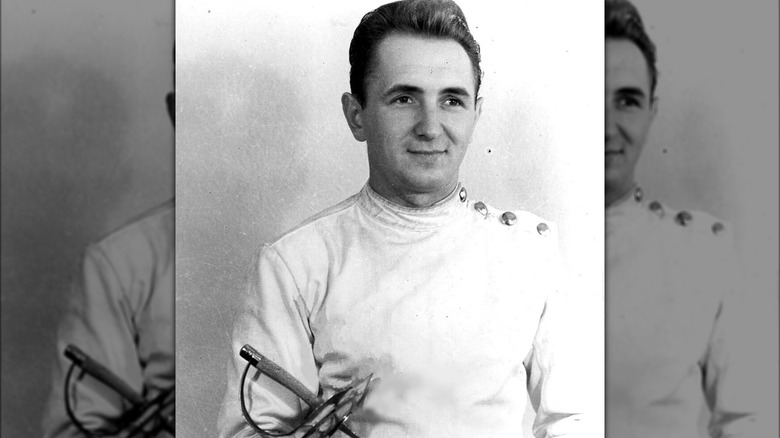 Fencing champ Jerzy Pawlowski