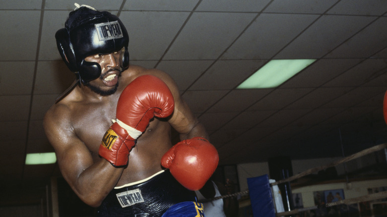 Leon Spinks boxing