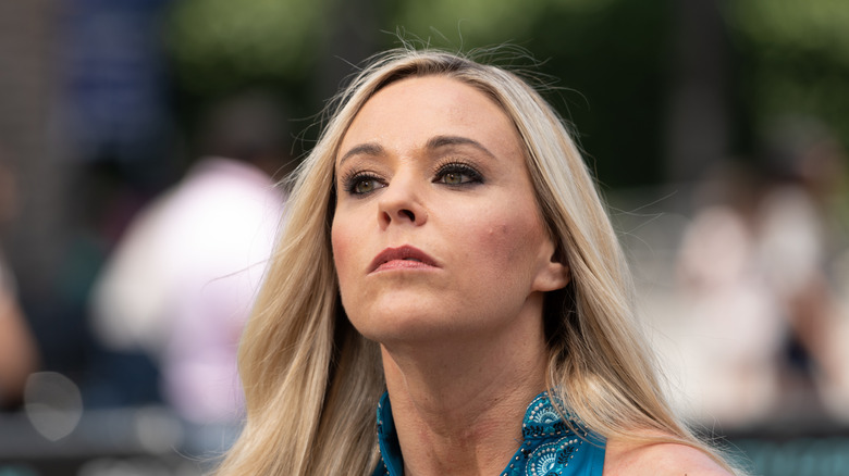 Kate Gosselin visits "Extra" at Universal Studios Hollywood