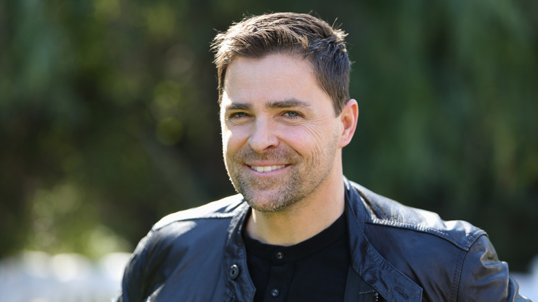 Kavan Smith posing