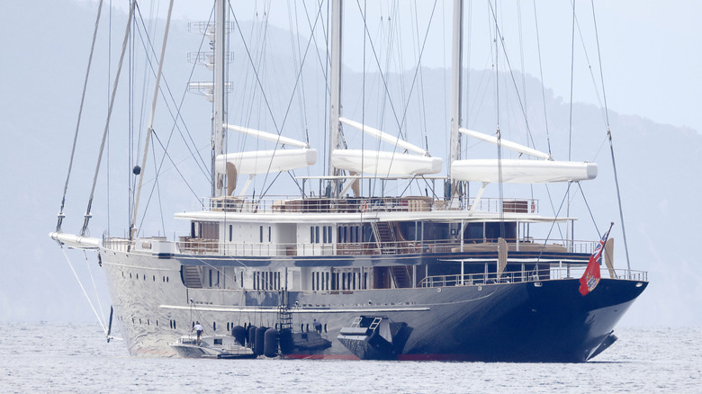Jeff Bezos' superyacht, Koru