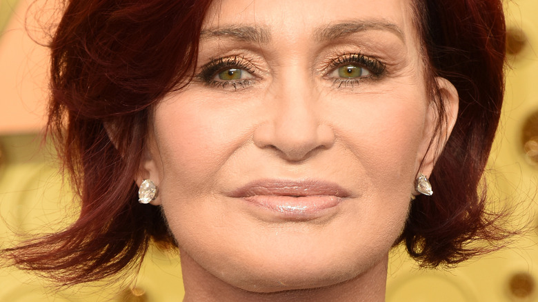 Sharon Osbourne posing on red carpet