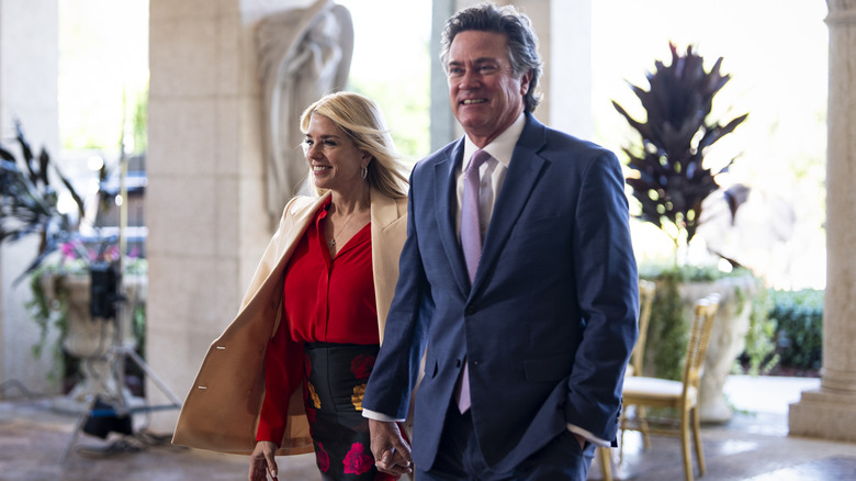 Pam Bondi and John Wakefield arrive at Mar-a-Lago