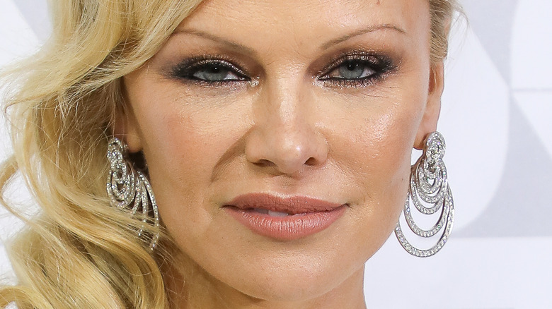 Pamela Anderson older blonde hair 