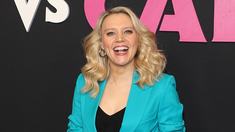 Kate McKinnon smiling 