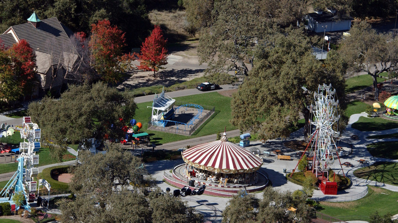 An aerial photo of Michael Jackson's Neverland Ranch, circa 2003