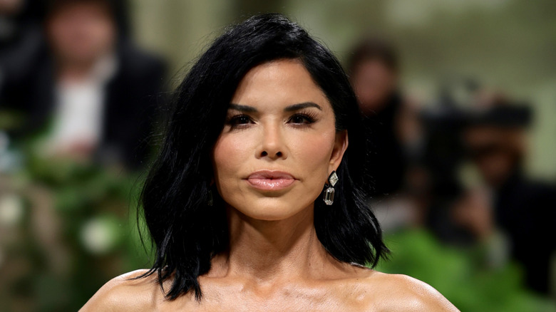 Lauren Sanchez with short black hair