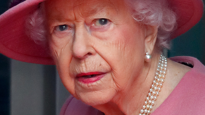 Queen Elizabeth looking frail