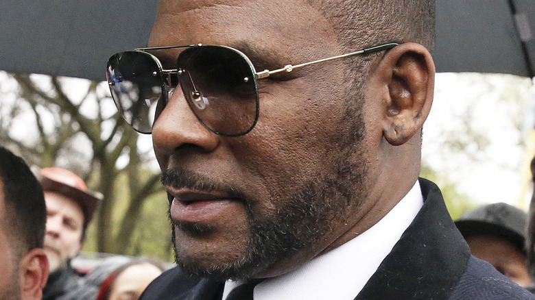 R. Kelly leaves Leighton Courthouse 