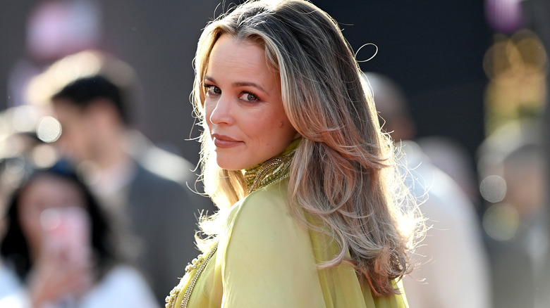 Rachel McAdams posing