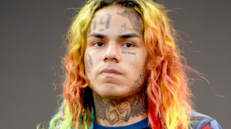 Tekashi 6ix9ine performing