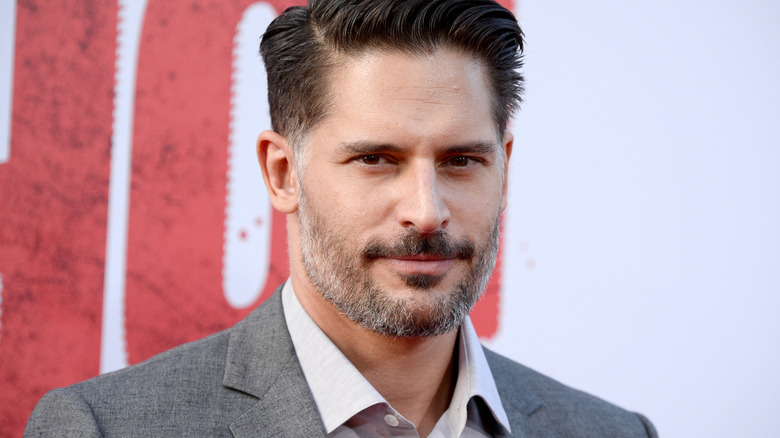 Joe Manganiello posing for cameras