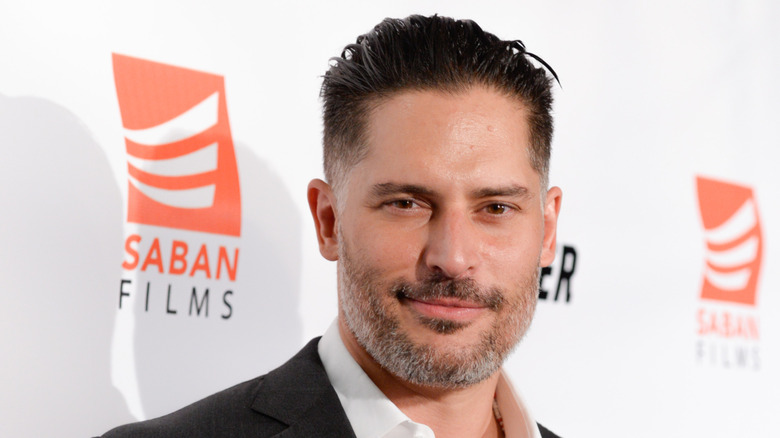 Joe Manganiello posing for cameras