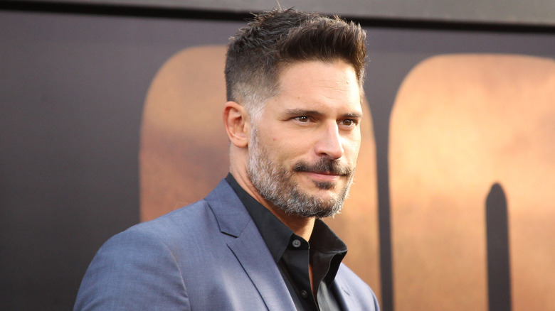 Joe Manganiello posing for cameras