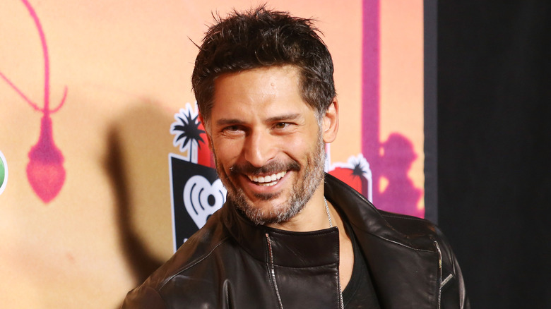 Joe Manganiello posing for cameras
