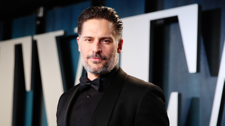 Joe Manganiello posing for cameras