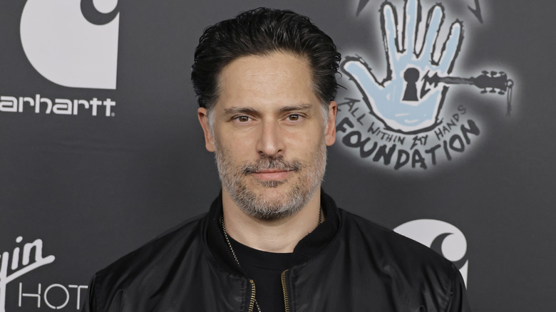 Joe Manganiello posing for cameras