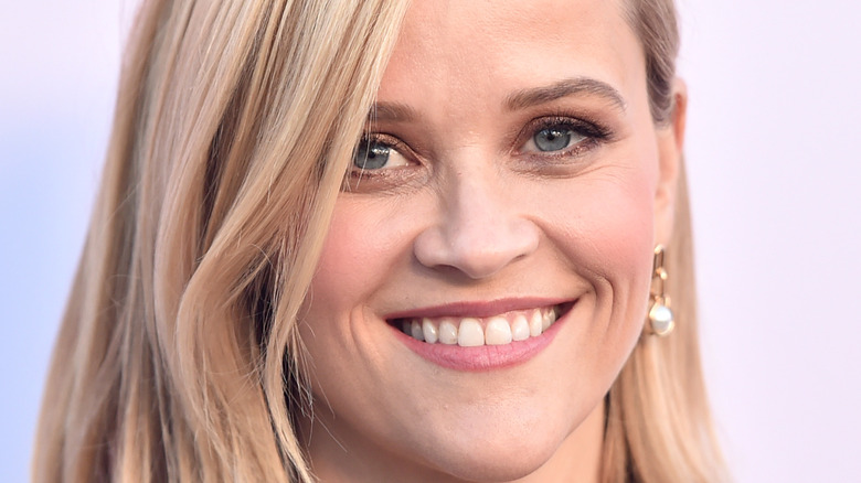 Reese Witherspoon red carpet 