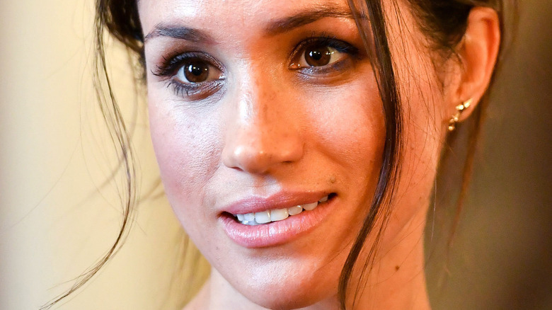 Meghan Markle messy hair