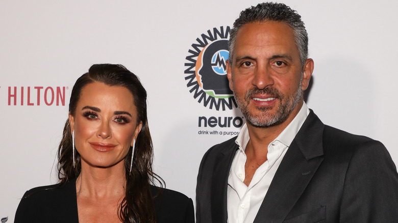 Kyle Richards and Mauricio Umansky posing