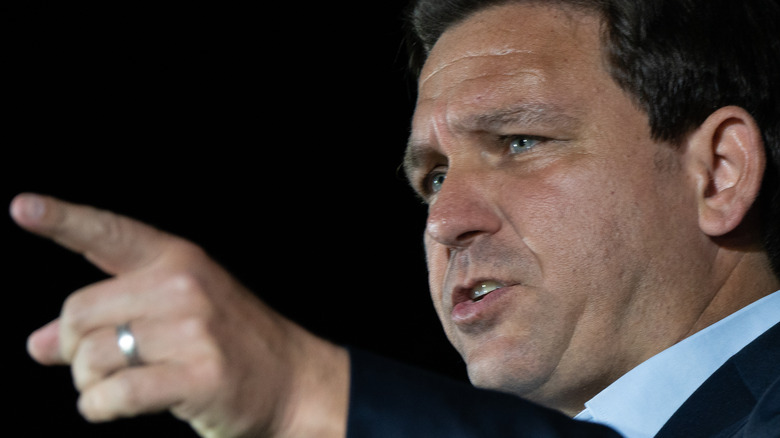 Ron DeSantis pointing