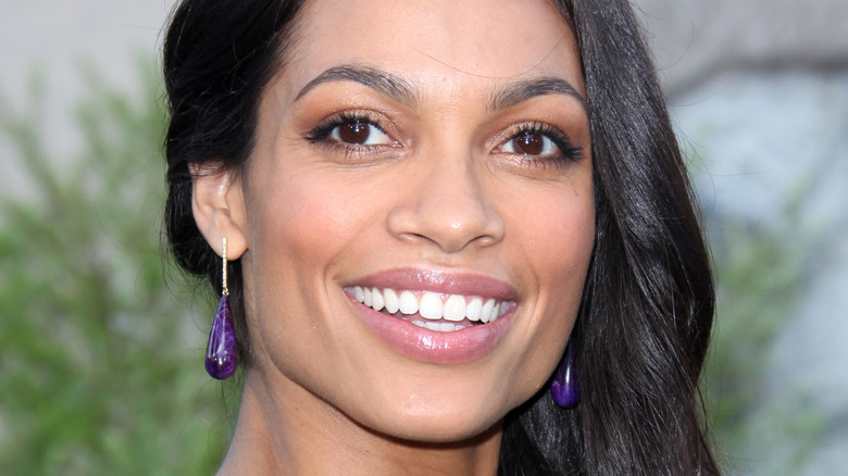 rosario dawson teeth