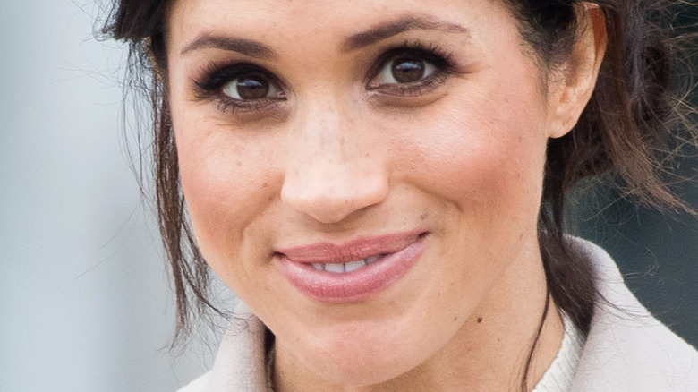 Meghan Markle messy hair